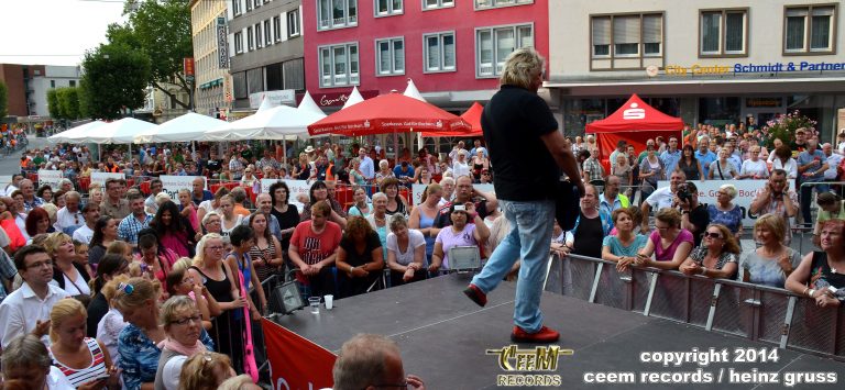 Fetenkracher vor Publikum