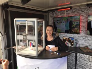 Glückstresor im Roadshowmobil